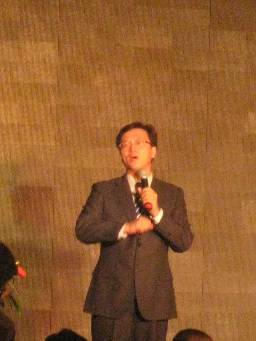 2011年度中國(guó)優(yōu)秀陶瓷經(jīng)銷(xiāo)商頒獎(jiǎng)典禮，大將軍載譽(yù)而歸！
(圖1)