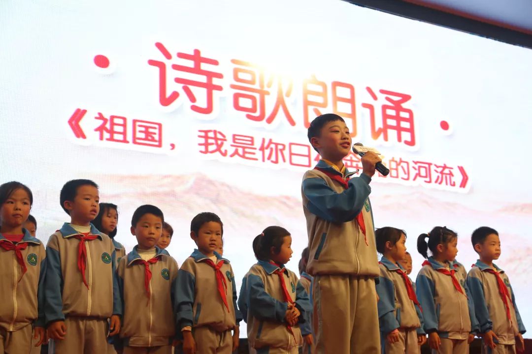 彭德懷精神柱捐贈儀式暨大將軍愛心公益項目發(fā)布會完滿落幕！
(圖14)