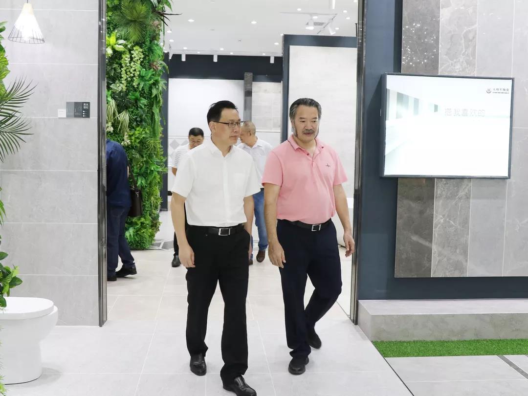 頭條丨衡陽政府考察團再度走進將軍企業(yè)，共商發(fā)展未來！
(圖2)